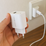 Cargador Rápido USB-C QC 3.0 con Puerto Múltiple — lifestyle