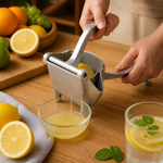 Exprimidor Manual de Cítricos Acero Inoxidable — lifestyle