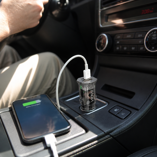 Cargador de Auto Doble USB TC-TC — lifestyle