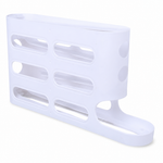 Caja organizadora de huevos refrigerador — fondo blanco