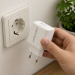 Cargador USB-C Rápido Compacto 20W — lifestyle