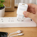 Cargador rápido V8 con cable USB — lifestyle