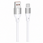 Cable de datos carga rápida — fondo blanco