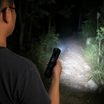 Linterna LED Recargable 2458 Omnix — lifestyle