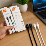 Cable USB-C a USB-C Carga Rápida y Transferencia — lifestyle