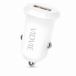Cargador de auto 12V — fondo blanco