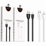 Cable de datos iPhone Lightning — fondo blanco
