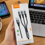Cable 3 en 1 USB datos y carga rápida — lifestyle