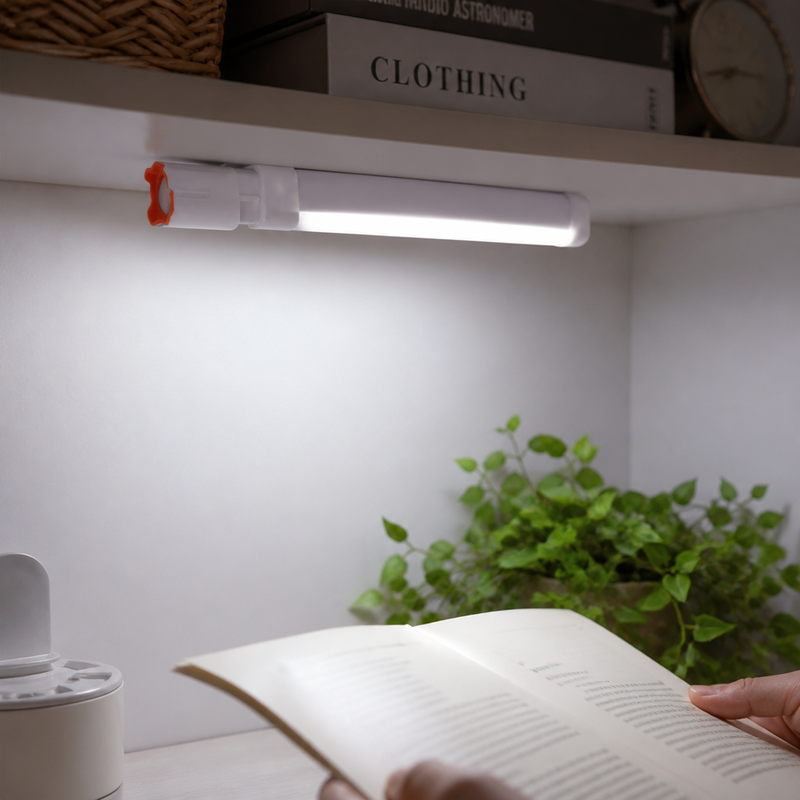 Linterna Telescópica LED 25cm 50W — lifestyle