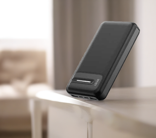 Batería Externa Pro10 Omnix 10000mAh — lifestyle