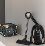 Aspiradora Omnix Potencia Total — lifestyle