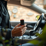 Cargador Auto USB-C 12V Omnix — lifestyle