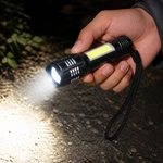 Linterna LED recargable — lifestyle