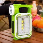 Linterna solar portátil recargable — lifestyle