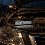 Barra LED Lineal 18W Luz Blanca Fría para Auto — lifestyle