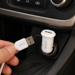 Cargador de auto 12V — lifestyle