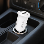 Cargador Auto Dual USB Carga Rápida — lifestyle