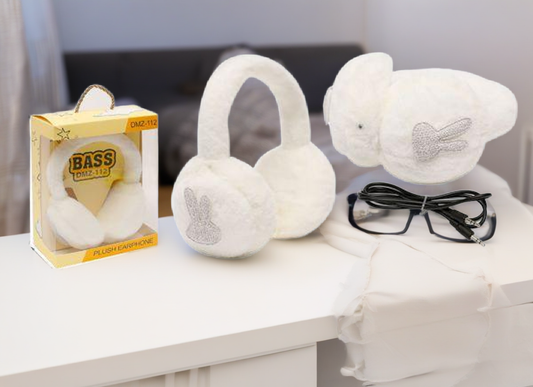 Audífonos Peluche Suave con Cable Omnix — lifestyle