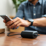 Cargador Rápido USB-C Omnix PLE271 — lifestyle